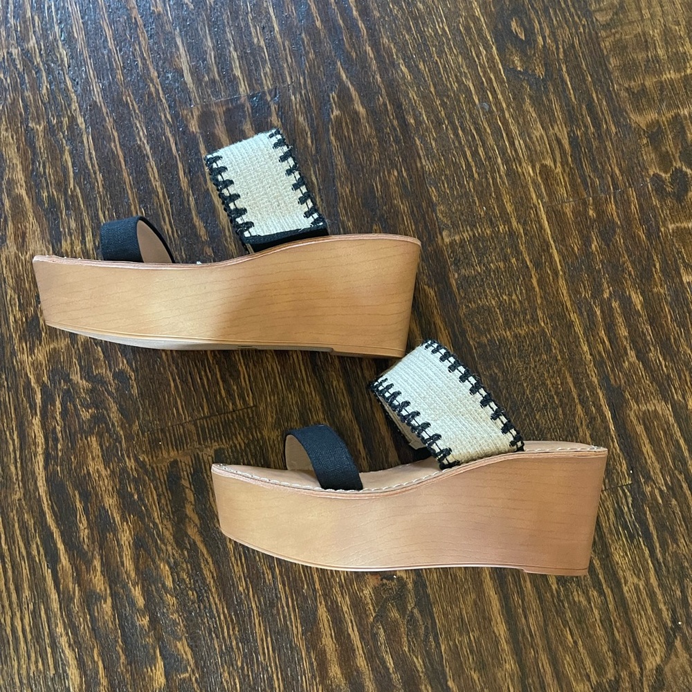 Chinese Laundry Sandals